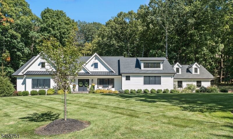 Property Photo:  456 Laurel Ter  NJ 07405 