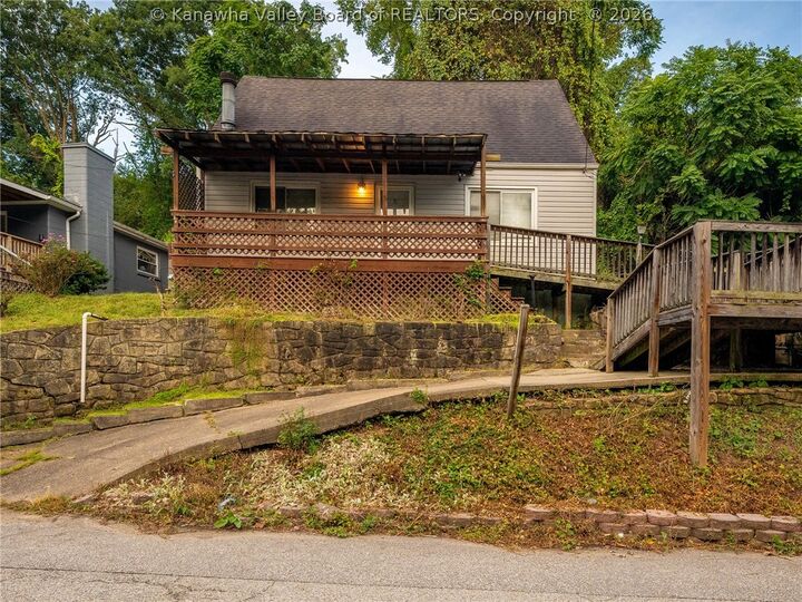 Property Photo:  1639 King Street  WV 25303 