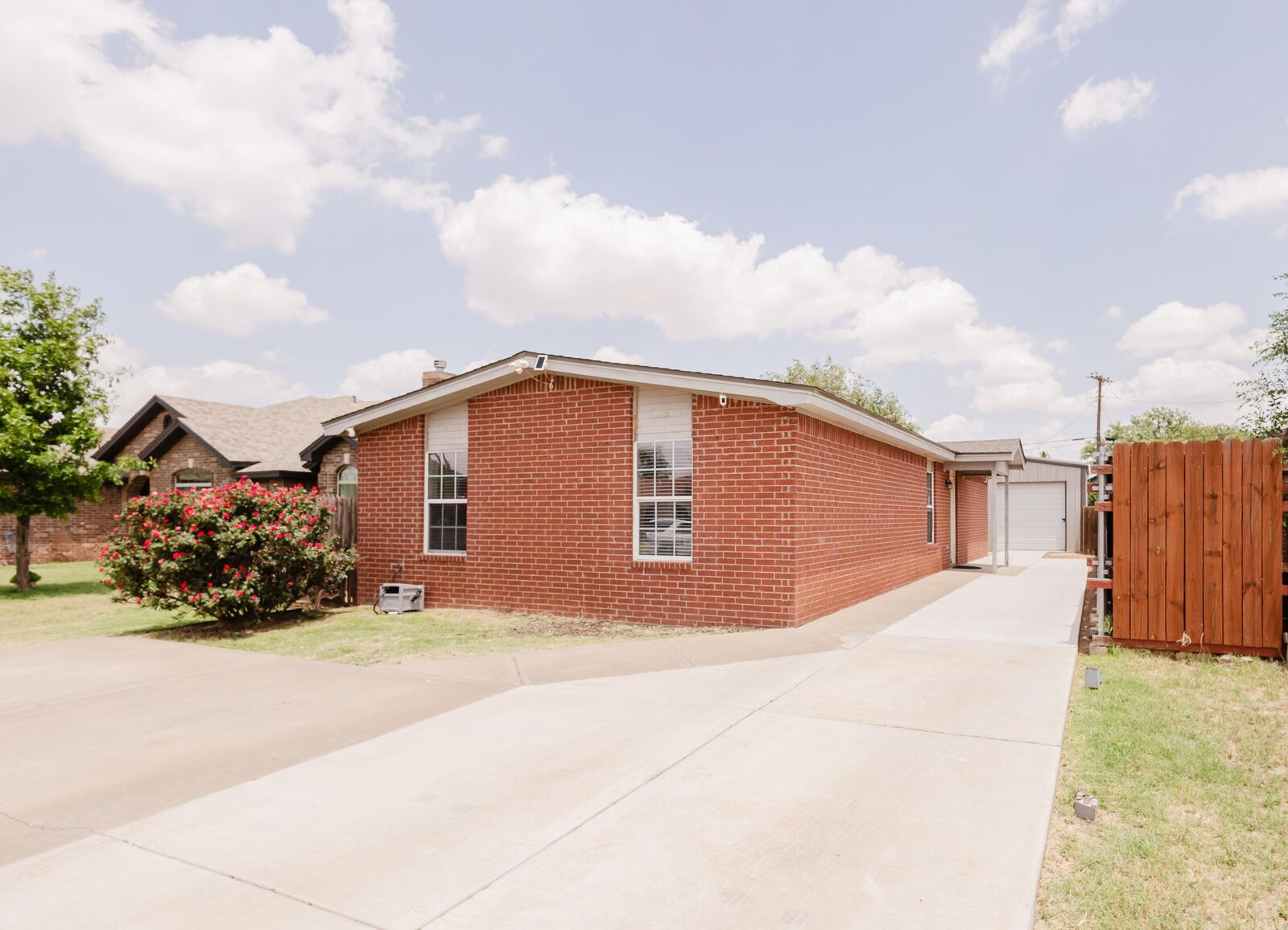 Property Photo: 614 Locust Street TX 79329