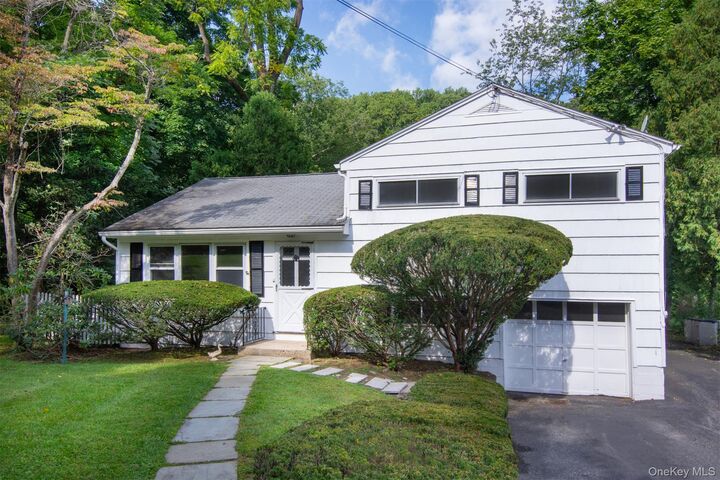 Property Photo:  582 Washington Avenue  NY 10570 
