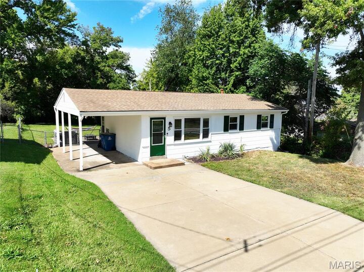 Property Photo:  5 Delord Avenue  MO 63043 