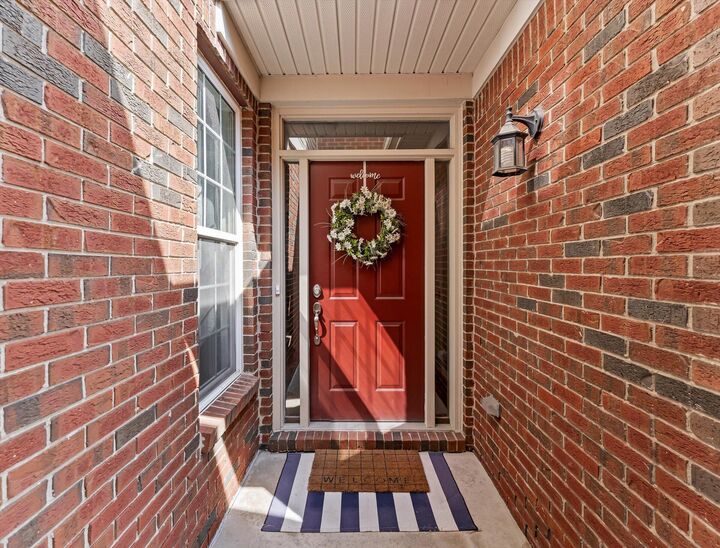 Property Photo:  24323 Heatherwood Drive  MI 48178 