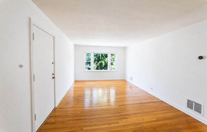 Property Photo: 10518 S Artesian Avenue 2S IL 60655