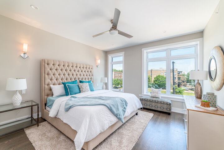 Property Photo: 349 E 43rd Street IL 60653
