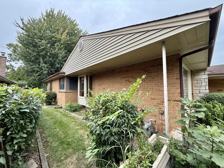 Property Photo:  402 S Na Wa Ta Avenue  IL 60056 