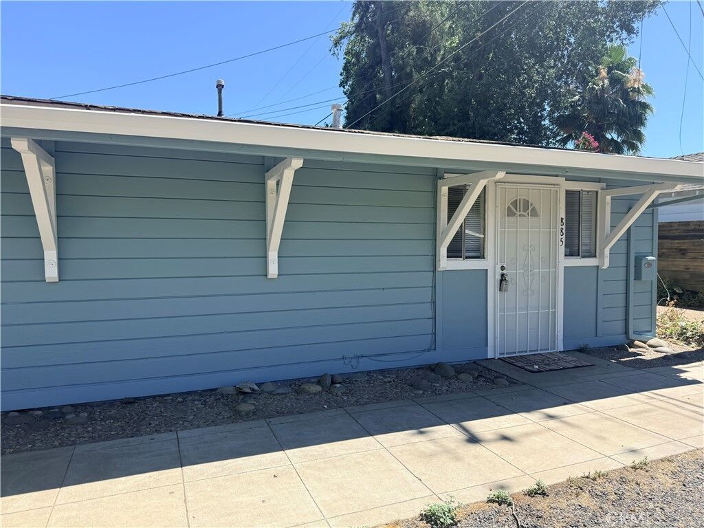 Property Photo: 885 E 7th Avenue CA 95926