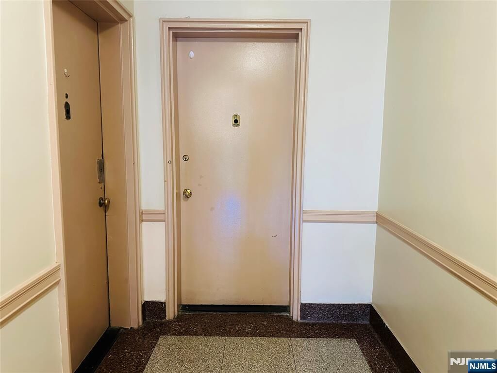 Property Photo: 401 Park Place 1C NJ 07024