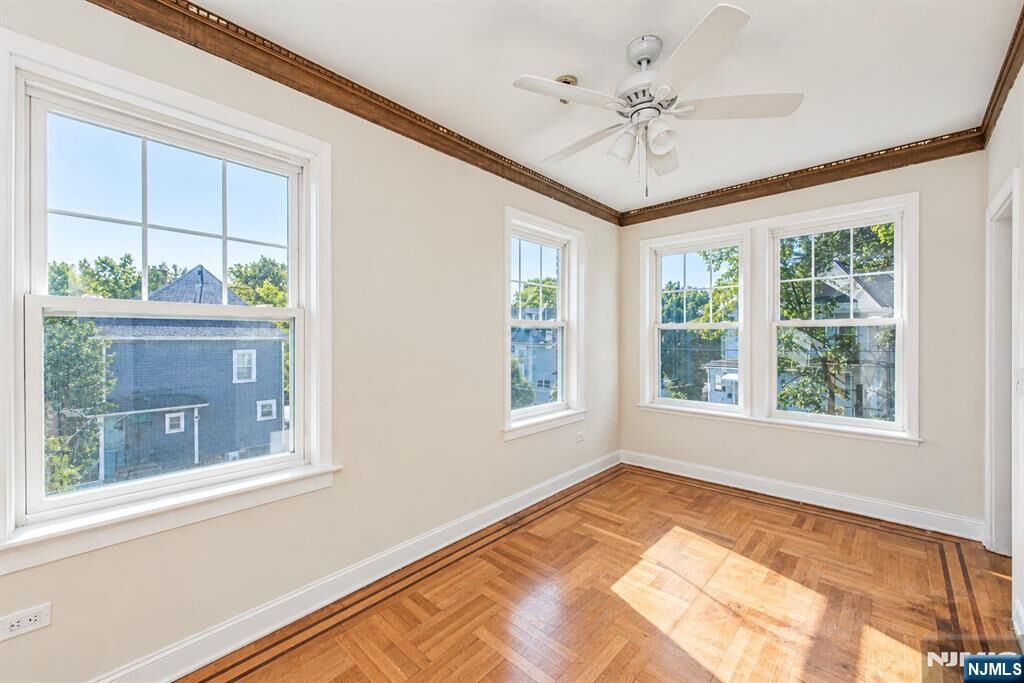 Property Photo:  9-15 Vernon Avenue 2  NJ 07108 