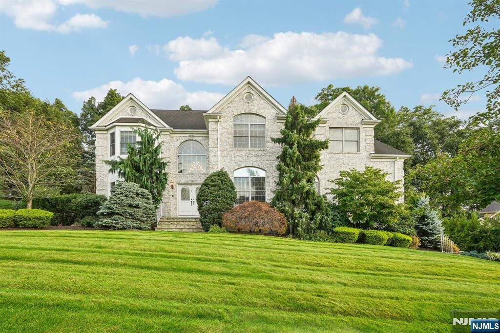 Property Photo:  16 Apple Lane  NJ 07470 