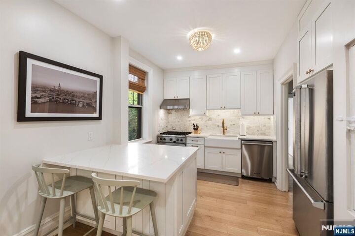 Property Photo:  1000 Hudson Street 204  NJ 07030 