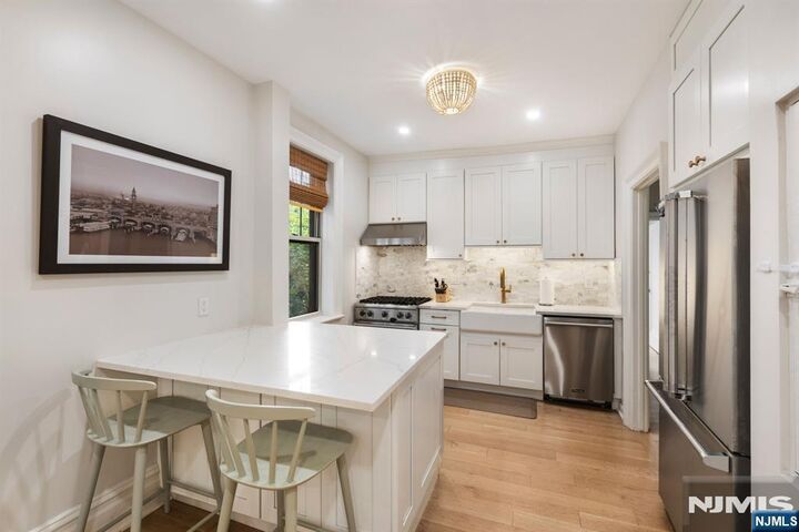Property Photo:  1000 Hudson Street 204  NJ 07030 
