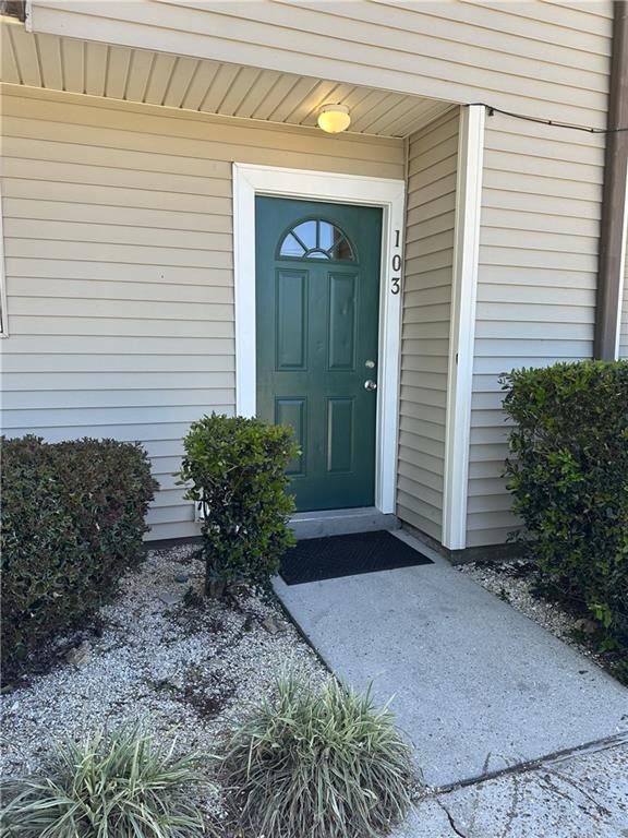 Property Photo: 1020 St Julien Drive 103 LA 70065