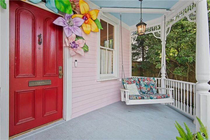 Property Photo:  6120 Chestnut Street  LA 70118 