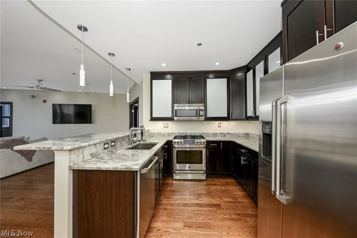 Property Photo: 701 W Lakeside Avenue 608 OH 44113