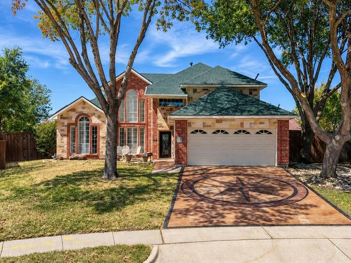 Property Photo:  202 Browning Lane  TX 75052 