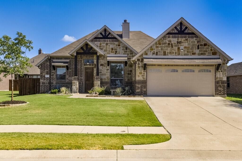 Property Photo:  115 Traveller Street  TX 75165 