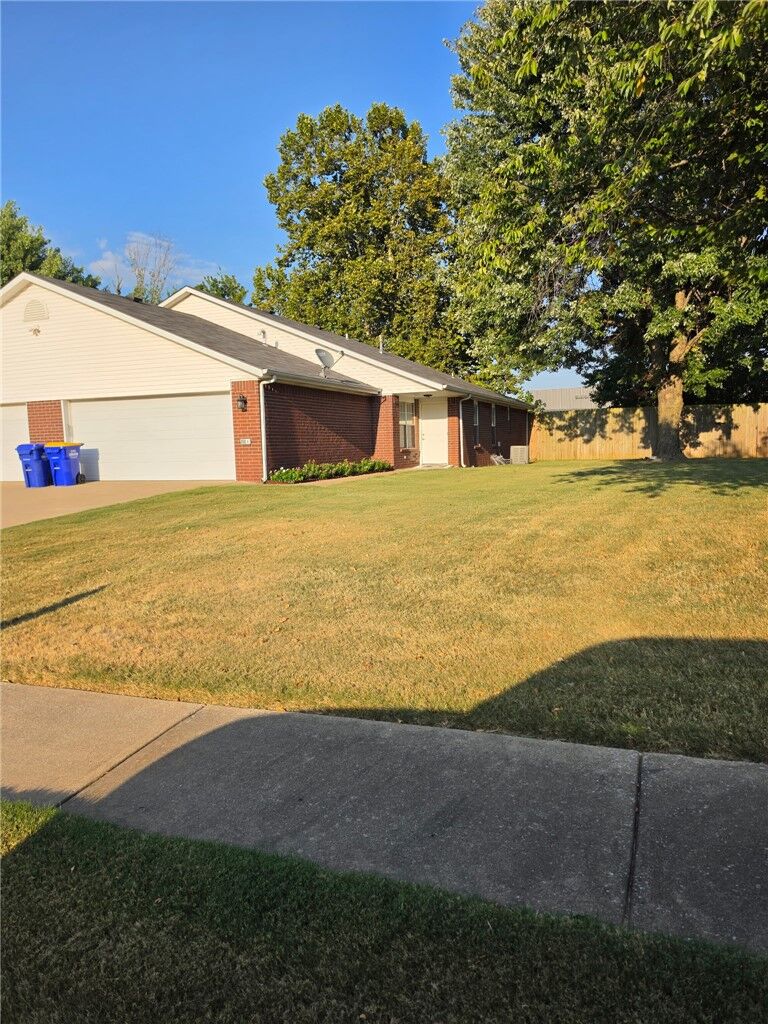 Property Photo: 809 Kinkade Place A AR 72745
