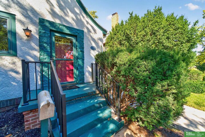 Property Photo: 2012 N 52nd Street NE 68104