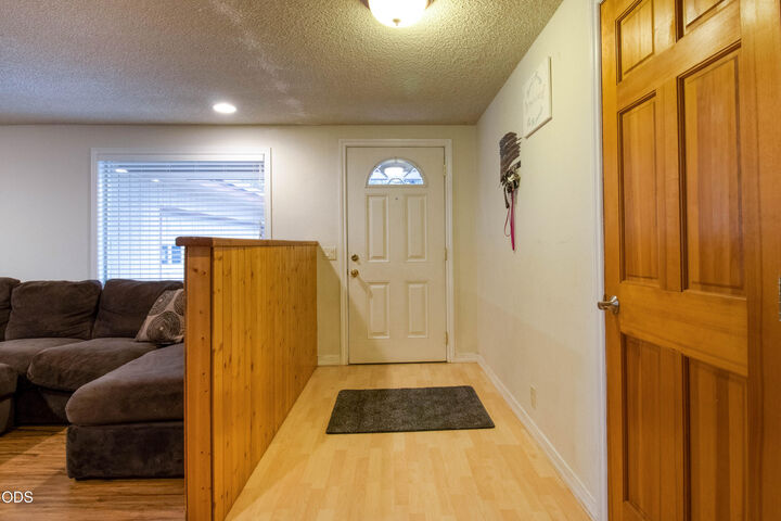 Property Photo:  3904 Redondo Way  OR 97603 