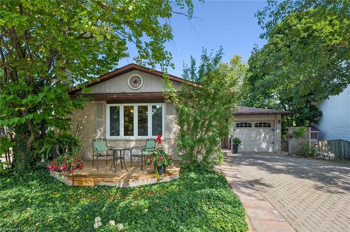 Property Photo:  139 Westvale Drive  ON N2T 1B6 