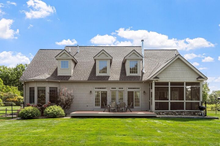 Property Photo:  11 Cider Ln  MA 01826 