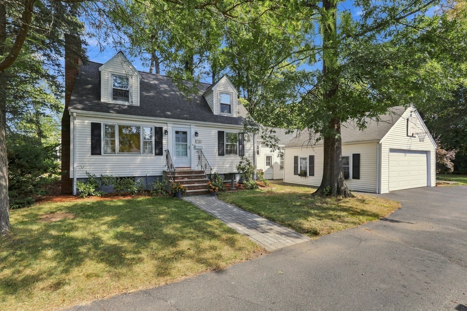 Property Photo:  76 Curtis Street  MA 01867 