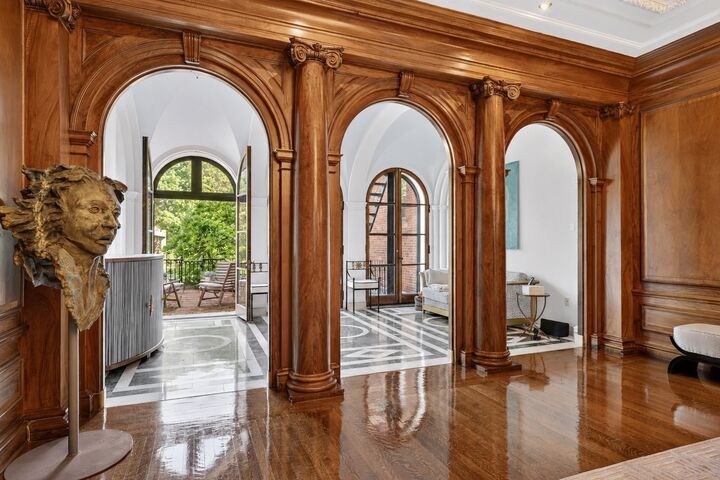 Property Photo:  260 Beacon 4  MA 02116 