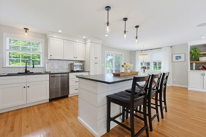 Property Photo:  10 Howe Circle  MA 02368 