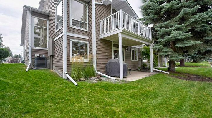 Property Photo:  49 Douglasbank Gardens SE  AB T2Z 2C9 