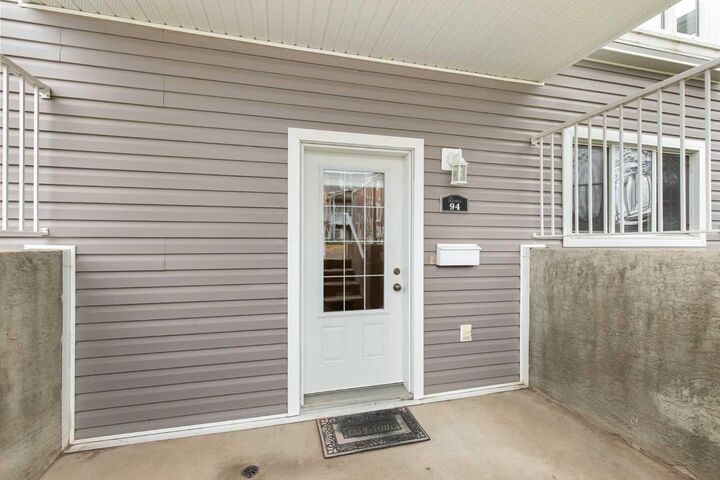 Property Photo:  94 Somerset Lane SE  AB T1B 0E8 