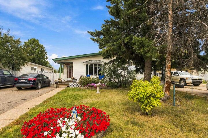 Property Photo:  10 Birch Road A  AB T9H 1J7 