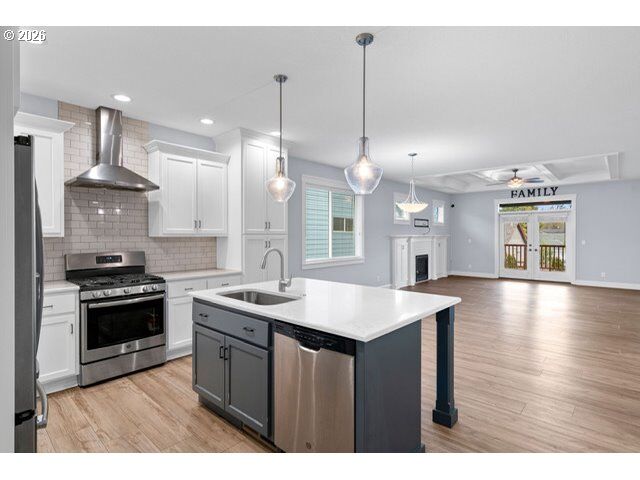 Property Photo:  1023 Jaysie Dr  OR 97381 