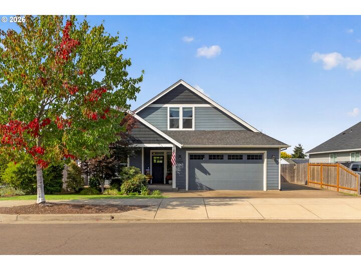 Property Photo:  1023 Jaysie Dr  OR 97381 