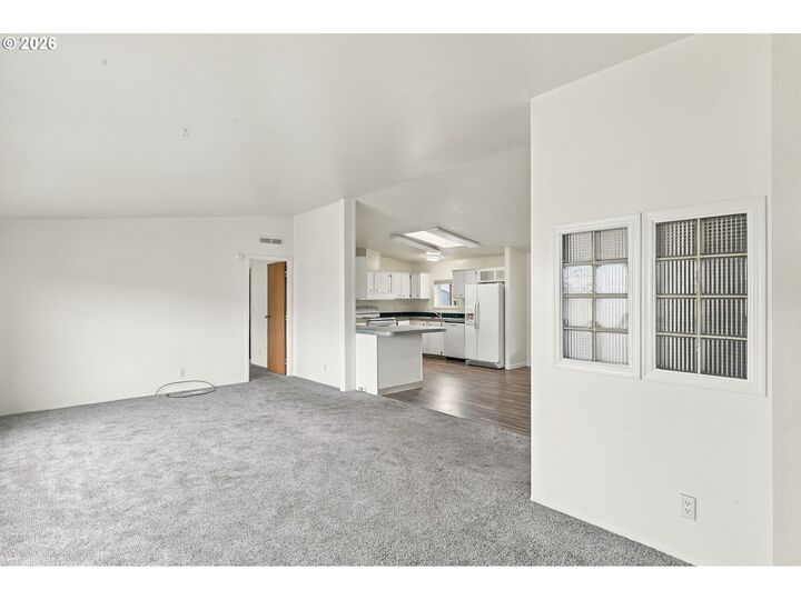 Property Photo: 1000 S McKern Ct 3 OR 97132
