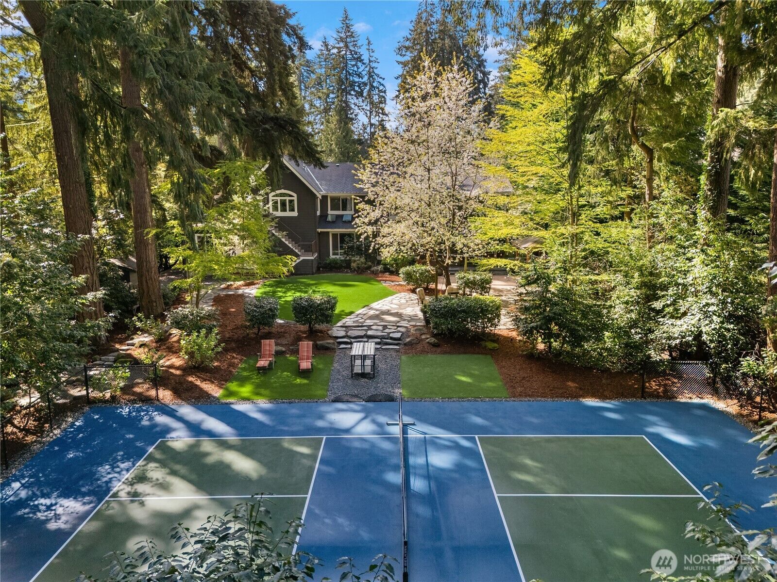 Property Photo: 10444 SE 22nd Street WA 98004