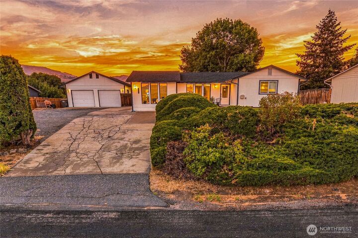 Property Photo:  3064  Conarty Rd  WA 98828 