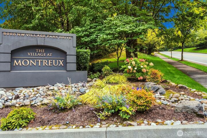 Property Photo:  5000 NW Village Park Drive C119  WA 98027 
