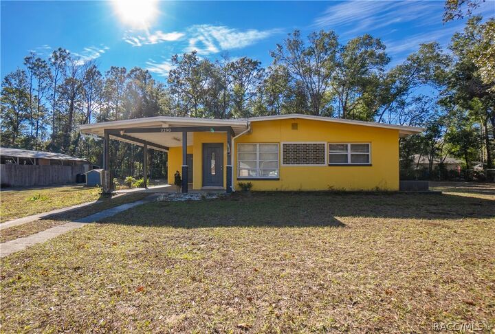 Property Photo: 3290 E Griffin Street FL 34453