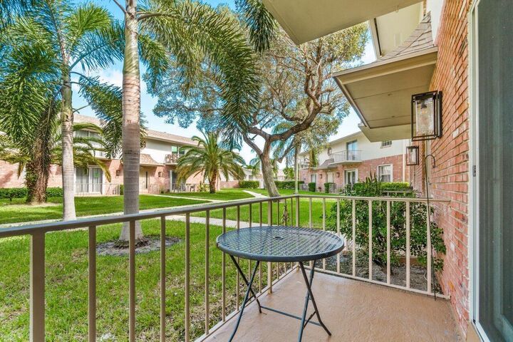 Property Photo: 2037 S Seacrest Boulevard B FL 33435