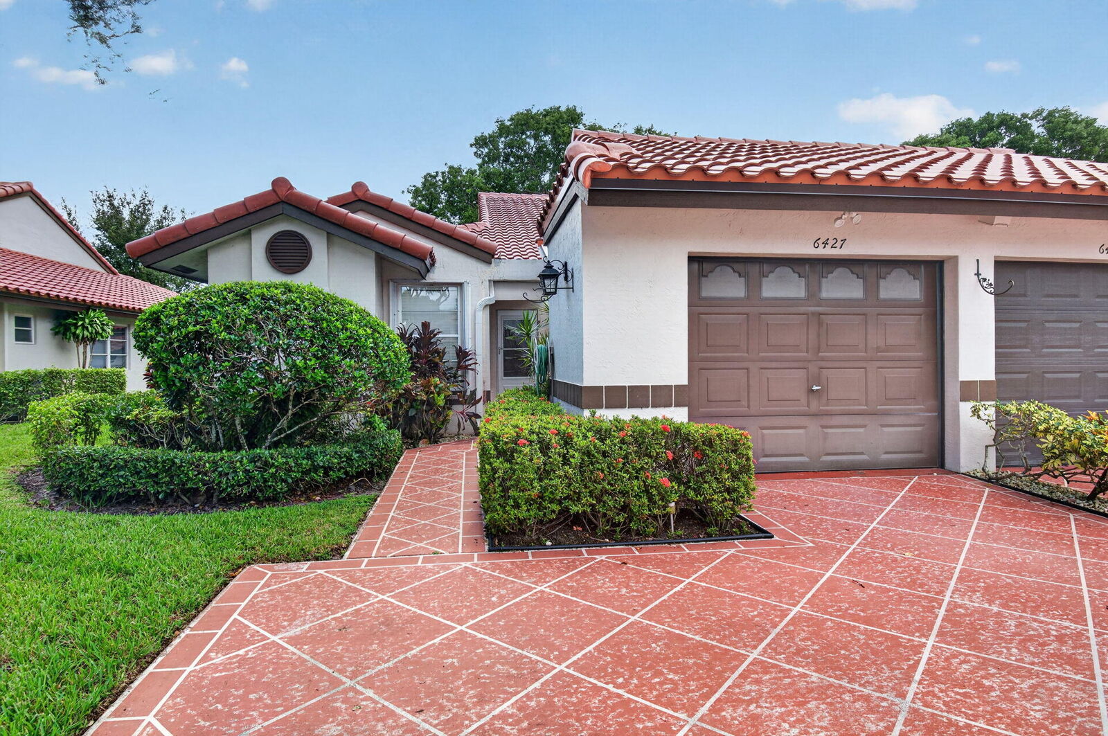 Property Photo: 6427 Pointe Pleasant Circle FL 33484