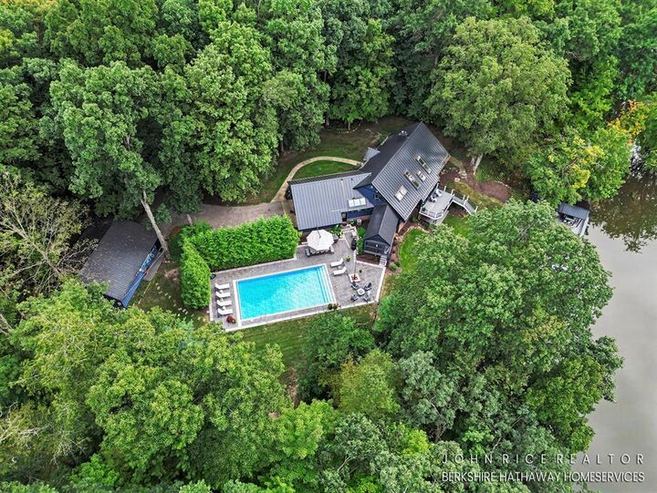 Property Photo:  6155 Oakmont Landing SE  MI 49302 