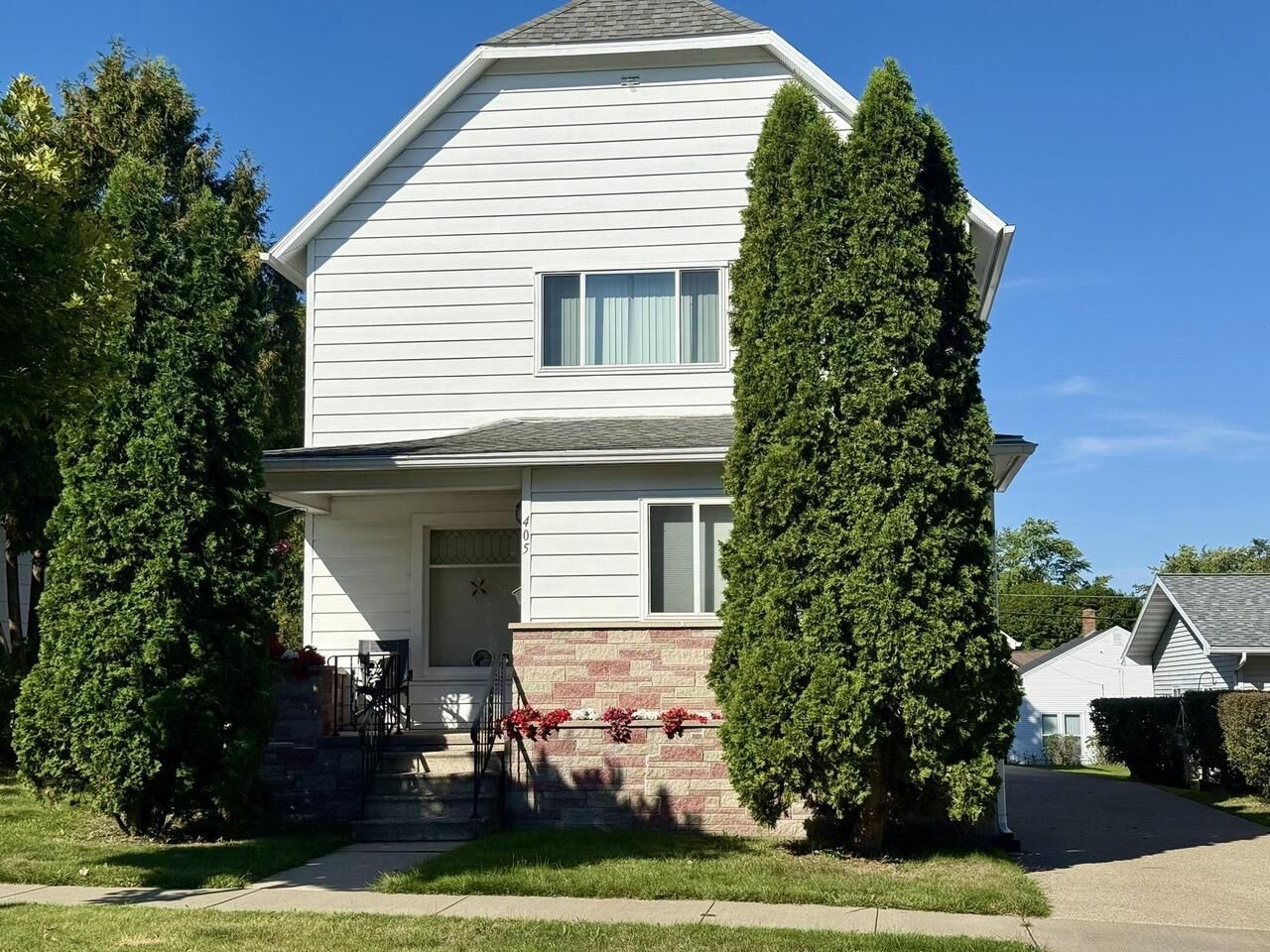 Property Photo:  405 Hollister Avenue  WI 54660 