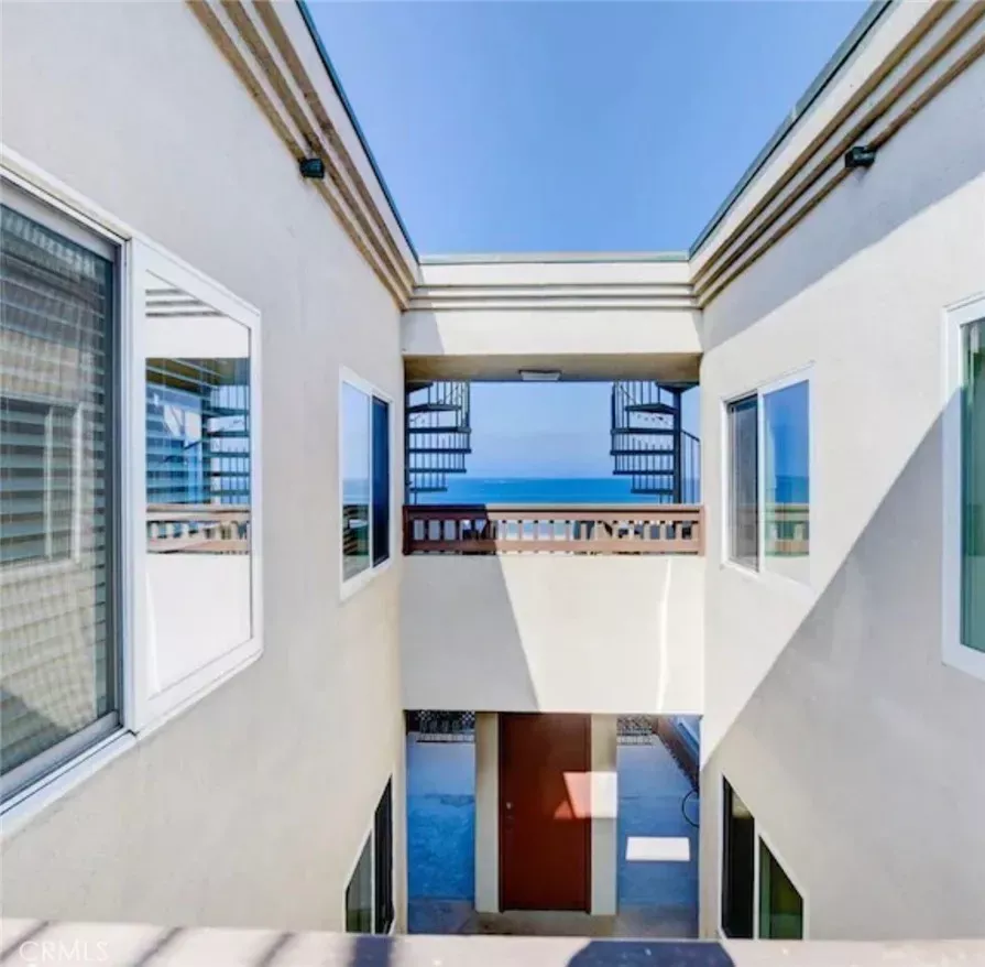 Property Photo:  3250 Strandway  CA 92109 