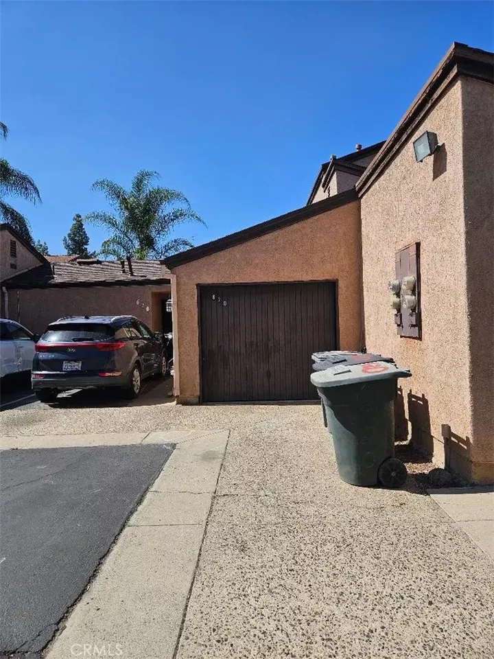 Property Photo:  620 Parkview Drive  CA 92530 