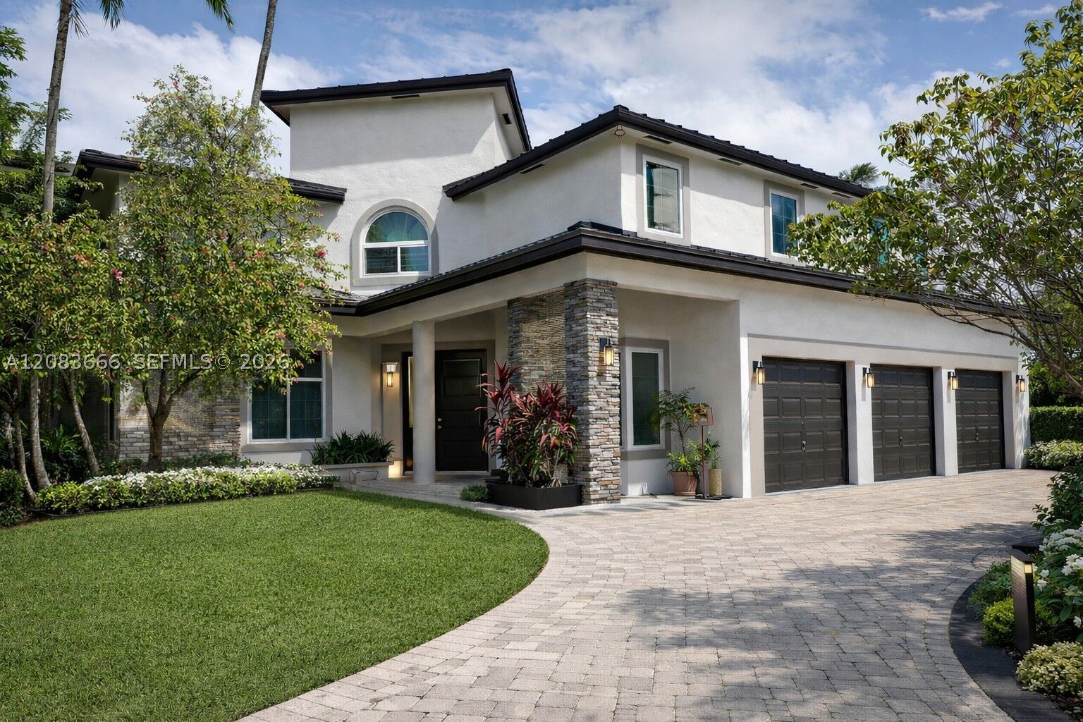 Property Photo: 6811 SW 89th Ct FL 33173