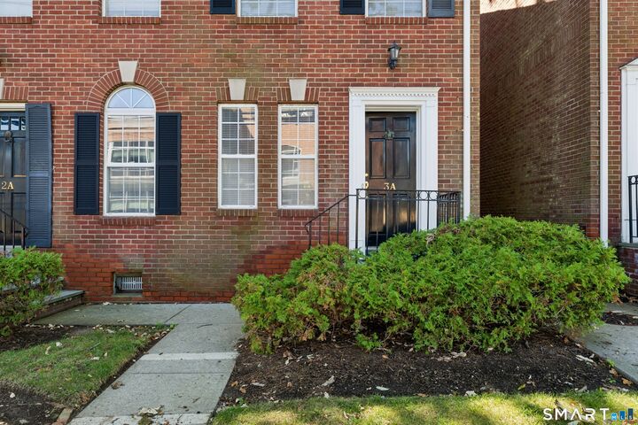 Property Photo:  1080 Bedford Street 3A  CT 06905 