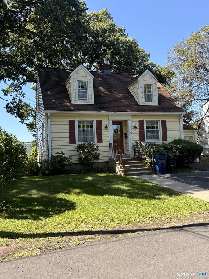 Property Photo:  