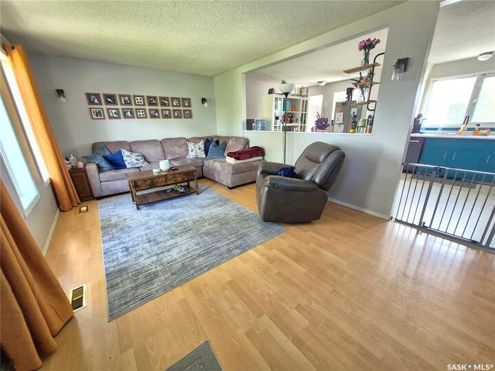 Property Photo:  32 Metheral Bay  SK S4H 2M6 