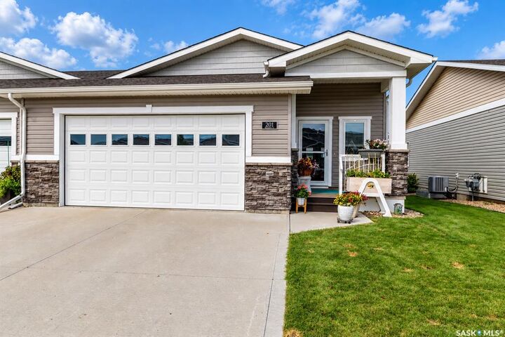 Property Photo:  959 Bradley Street 201  SK S6H 5Y4 