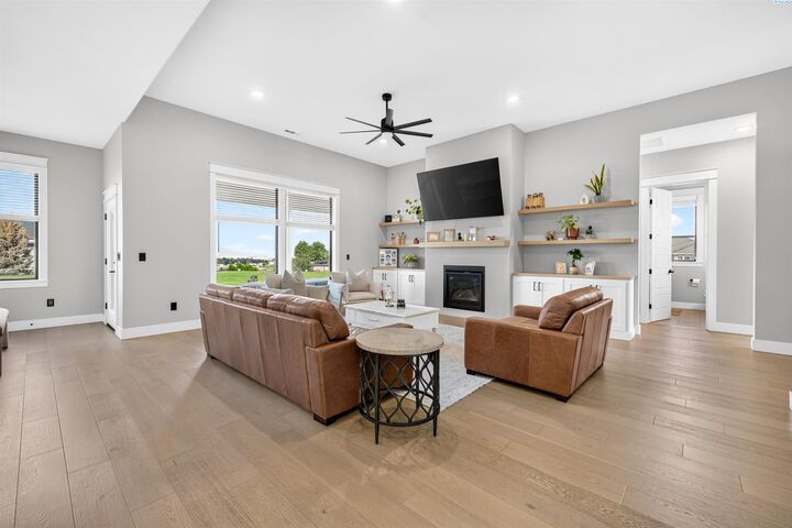 Property Photo:  1 Bull Pen Lane  WA 99301 